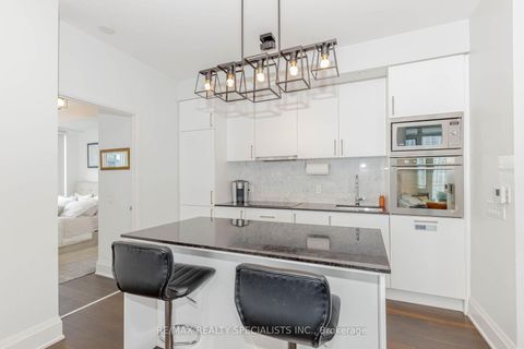 Photo 17 at 1705 - 576 FRONT Street W, Waterfront Communities C1, Toronto