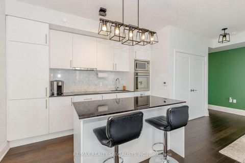 Photo 18 at 1705 - 576 FRONT Street W, Waterfront Communities C1, Toronto