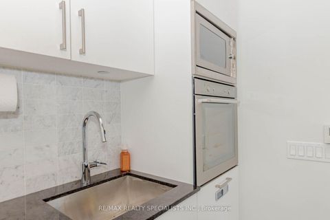 Photo 20 at 1705 - 576 FRONT Street W, Waterfront Communities C1, Toronto