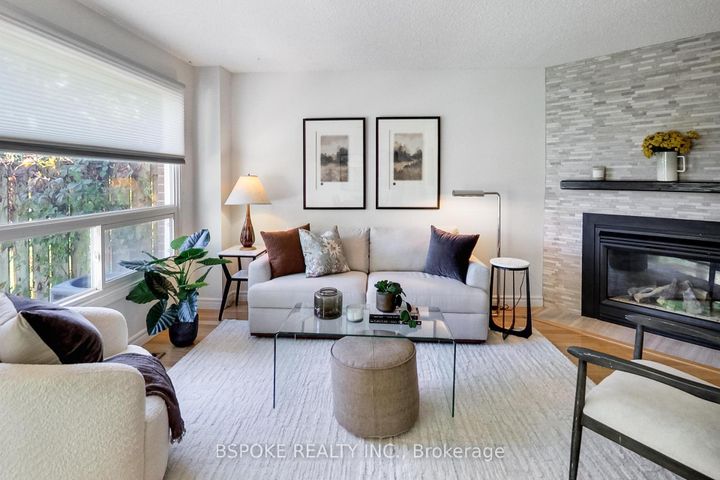 Photo 5 at 3 - 3079 Fifth Line W, Erin Mills, Mississauga