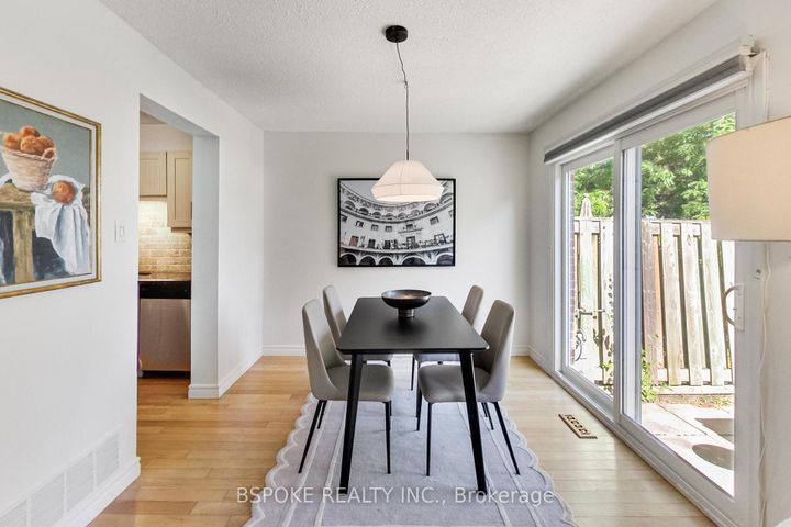 Photo 9 at 3 - 3079 Fifth Line W, Erin Mills, Mississauga