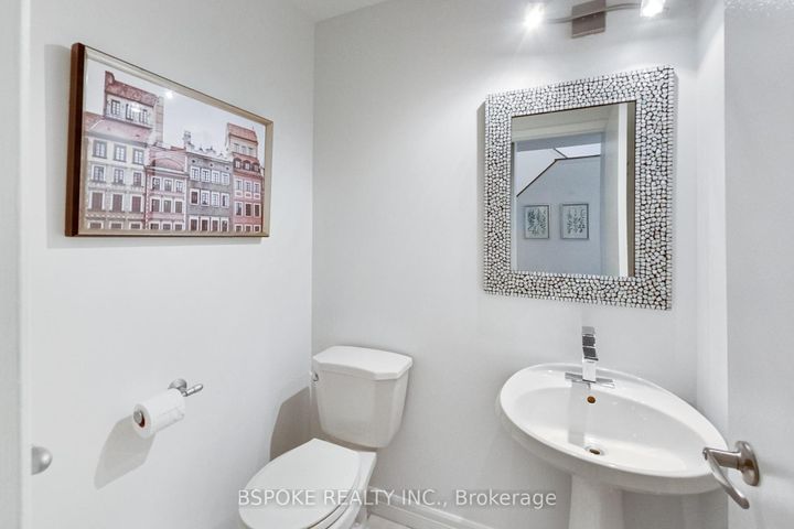 Photo 14 at 3 - 3079 Fifth Line W, Erin Mills, Mississauga