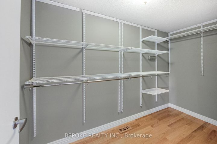 Photo 24 at 3 - 3079 Fifth Line W, Erin Mills, Mississauga