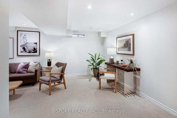 Photo 27 at 3 - 3079 Fifth Line W, Erin Mills, Mississauga