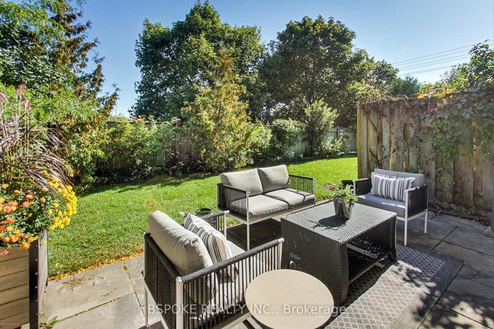 Photo 29 at 3 - 3079 Fifth Line W, Erin Mills, Mississauga