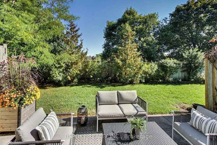 Photo 31 at 3 - 3079 Fifth Line W, Erin Mills, Mississauga