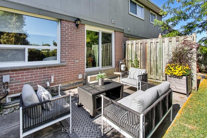 Photo 32 at 3 - 3079 Fifth Line W, Erin Mills, Mississauga