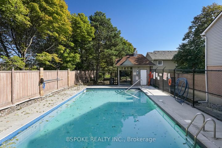 Photo 34 at 3 - 3079 Fifth Line W, Erin Mills, Mississauga