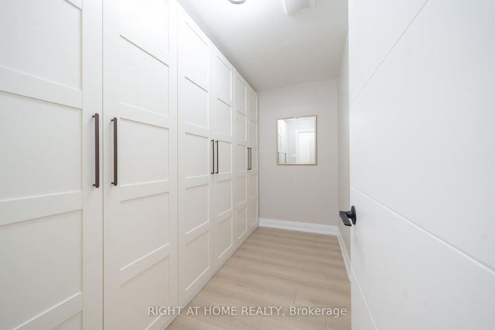 Photo 3 at 182 Meadowhawk Trail, Bradford, Bradford West Gwillimbury