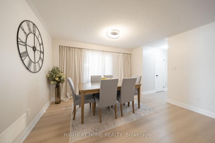 Photo 6 at 182 Meadowhawk Trail, Bradford, Bradford West Gwillimbury