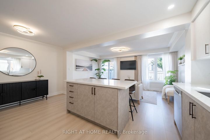 Photo 9 at 182 Meadowhawk Trail, Bradford, Bradford West Gwillimbury
