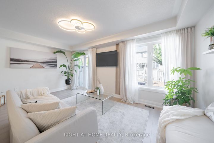 Photo 12 at 182 Meadowhawk Trail, Bradford, Bradford West Gwillimbury