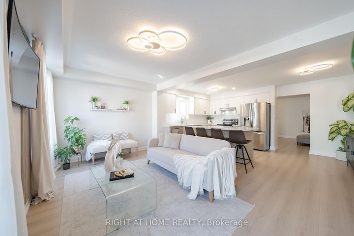 Photo 16 at 182 Meadowhawk Trail, Bradford, Bradford West Gwillimbury