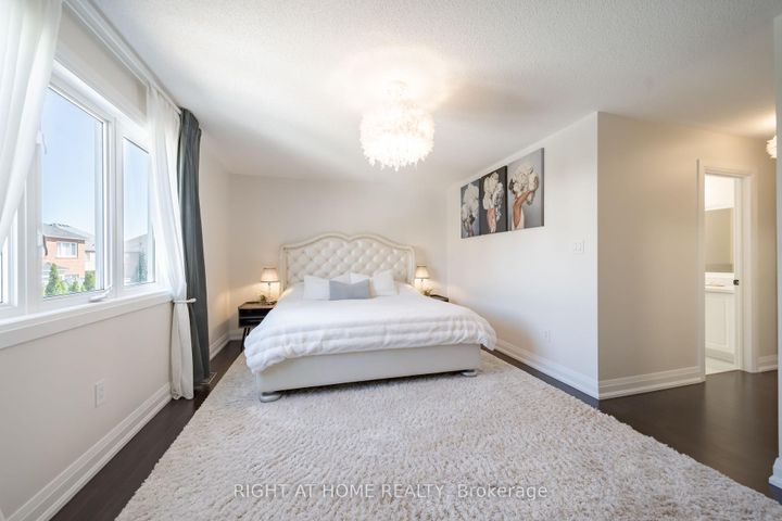 Photo 18 at 182 Meadowhawk Trail, Bradford, Bradford West Gwillimbury