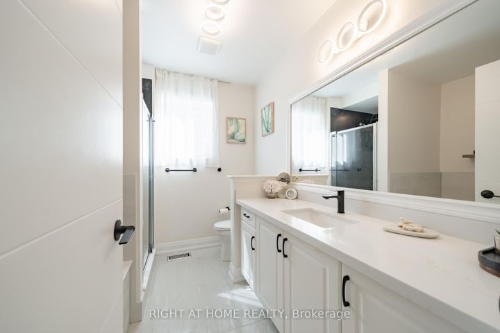 Photo 21 at 182 Meadowhawk Trail, Bradford, Bradford West Gwillimbury