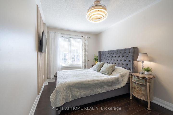 Photo 24 at 182 Meadowhawk Trail, Bradford, Bradford West Gwillimbury