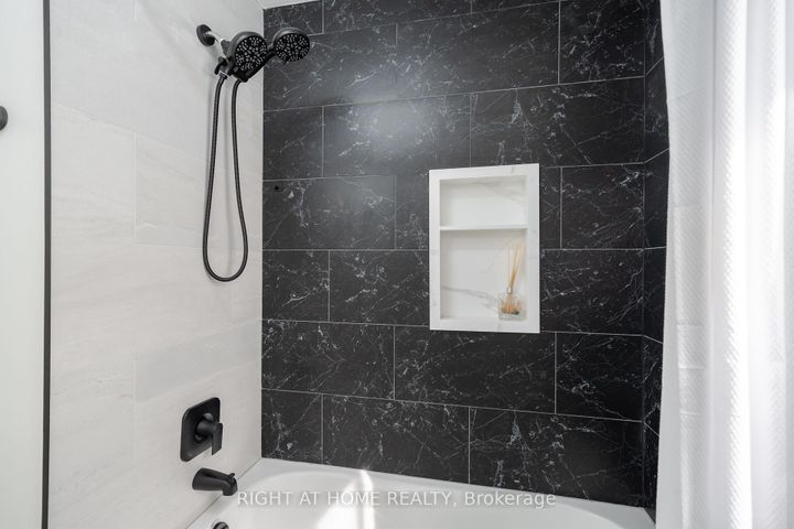 Photo 26 at 182 Meadowhawk Trail, Bradford, Bradford West Gwillimbury