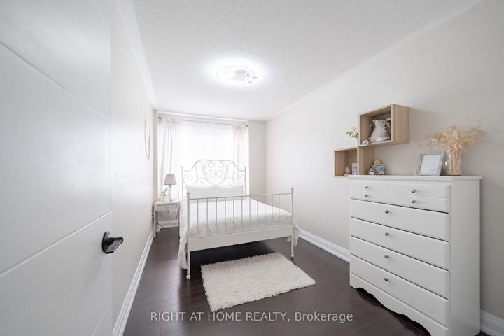 Photo 28 at 182 Meadowhawk Trail, Bradford, Bradford West Gwillimbury
