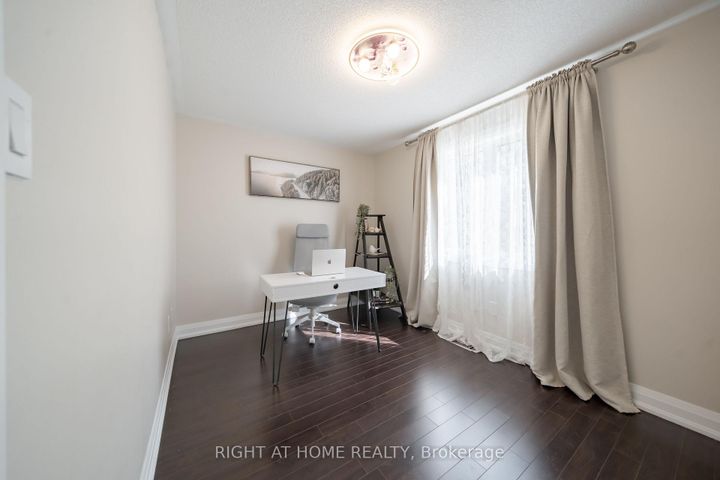 Photo 29 at 182 Meadowhawk Trail, Bradford, Bradford West Gwillimbury