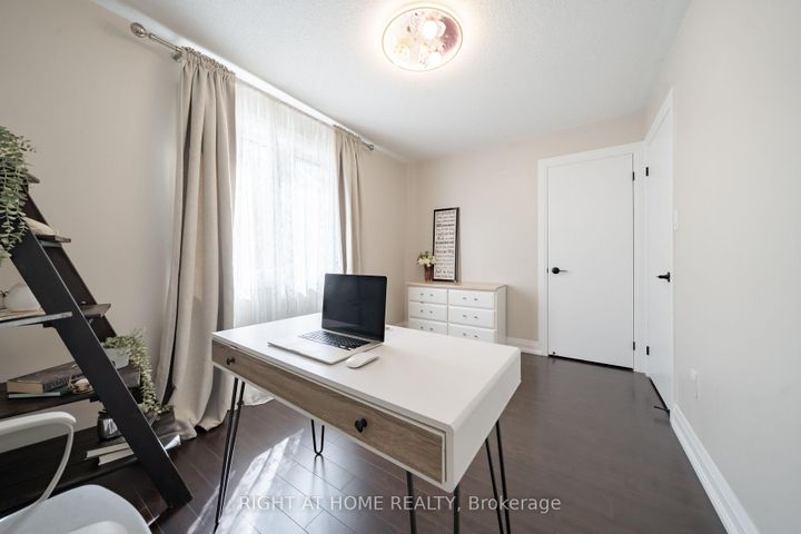 Photo 30 at 182 Meadowhawk Trail, Bradford, Bradford West Gwillimbury