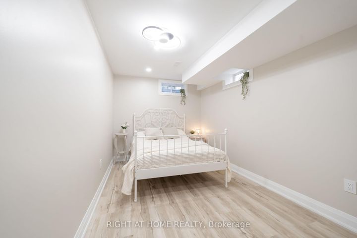 Photo 35 at 182 Meadowhawk Trail, Bradford, Bradford West Gwillimbury