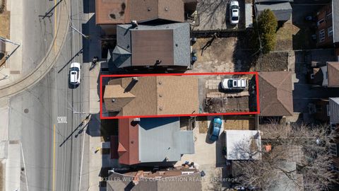 Photo 2 at 172 Oakwood Avenue, Oakwood Village, Toronto