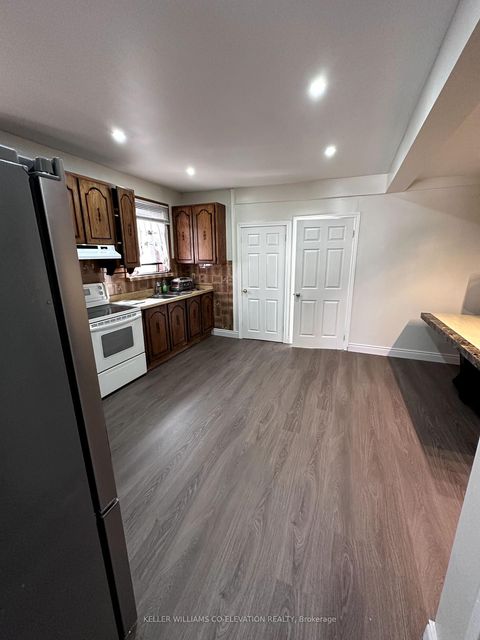 Photo 5 at 172 Oakwood Avenue, Oakwood Village, Toronto