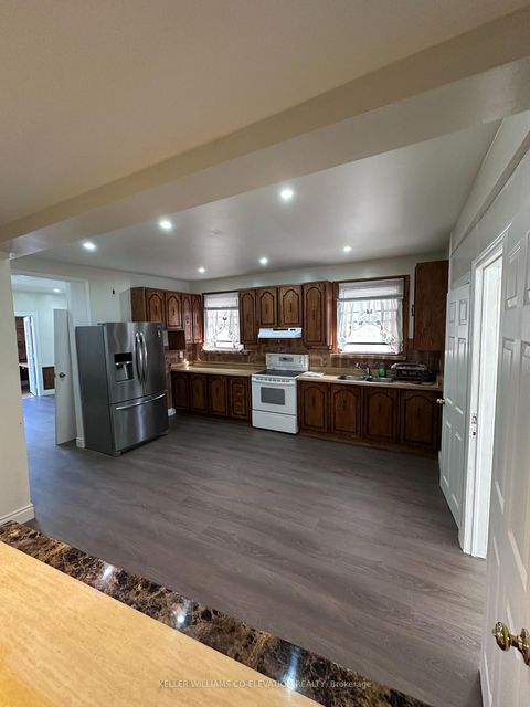 Photo 10 at 172 Oakwood Avenue, Oakwood Village, Toronto