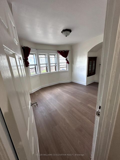 Photo 15 at 172 Oakwood Avenue, Oakwood Village, Toronto