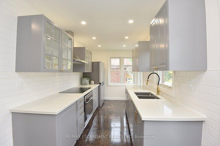 Photo 10 at 45 Dunkirk Drive, Rosedale, Hamilton