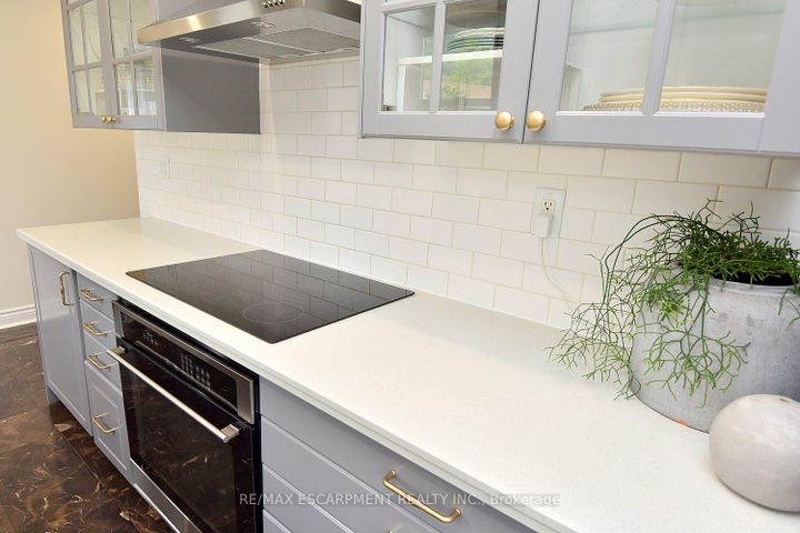 Photo 11 at 45 Dunkirk Drive, Rosedale, Hamilton
