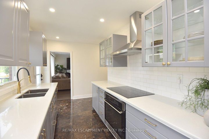 Photo 14 at 45 Dunkirk Drive, Rosedale, Hamilton