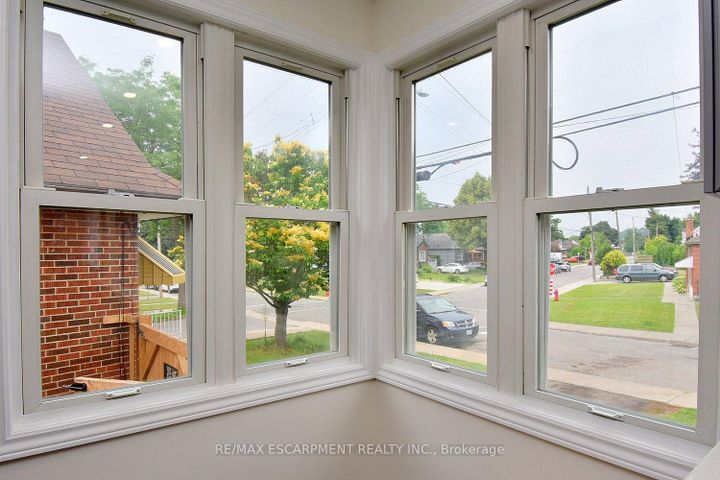 Photo 15 at 45 Dunkirk Drive, Rosedale, Hamilton