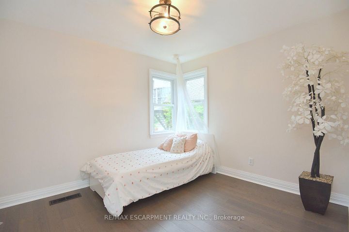 Photo 16 at 45 Dunkirk Drive, Rosedale, Hamilton