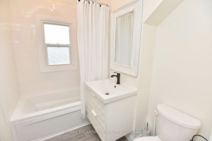 Photo 21 at 45 Dunkirk Drive, Rosedale, Hamilton