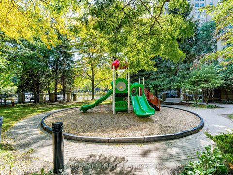 Photo 2 at 2001 - 238 Doris Avenue, Willowdale East, Toronto