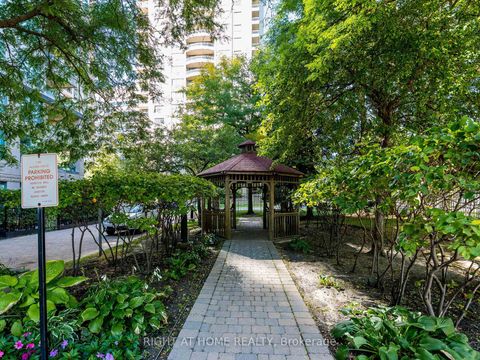 Photo 6 at 2001 - 238 Doris Avenue, Willowdale East, Toronto