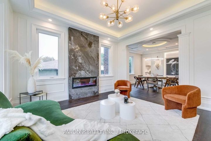 Photo 3 at 3 Sutcliffe Drive, Bayview Village, Toronto