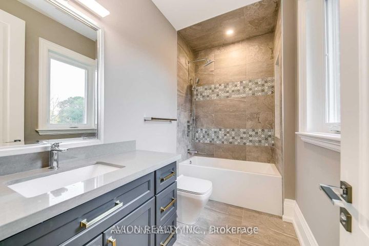 Photo 6 at 3 Sutcliffe Drive, Bayview Village, Toronto
