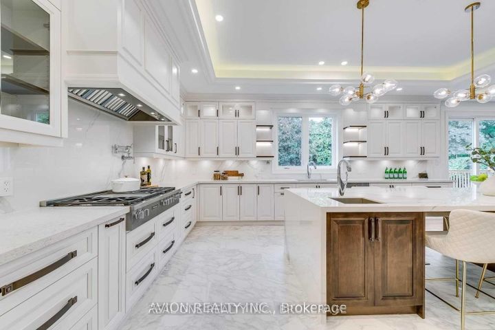 Photo 7 at 3 Sutcliffe Drive, Bayview Village, Toronto