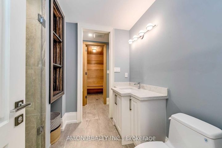 Photo 27 at 3 Sutcliffe Drive, Bayview Village, Toronto