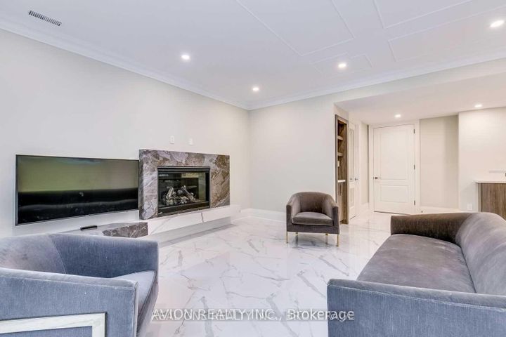 Photo 29 at 3 Sutcliffe Drive, Bayview Village, Toronto