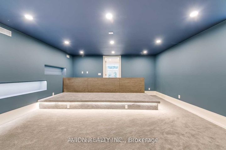 Photo 30 at 3 Sutcliffe Drive, Bayview Village, Toronto