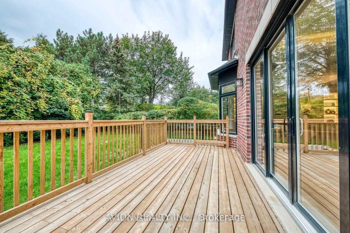 Photo 31 at 3 Sutcliffe Drive, Bayview Village, Toronto