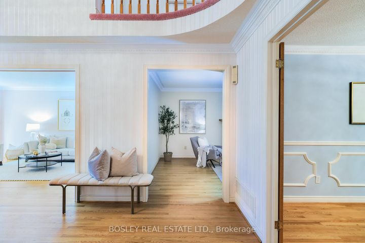 Photo 5 at 8 Roverdale Court, Unionville, Markham