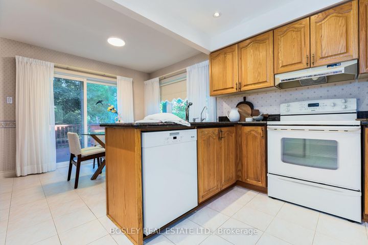 Photo 12 at 8 Roverdale Court, Unionville, Markham