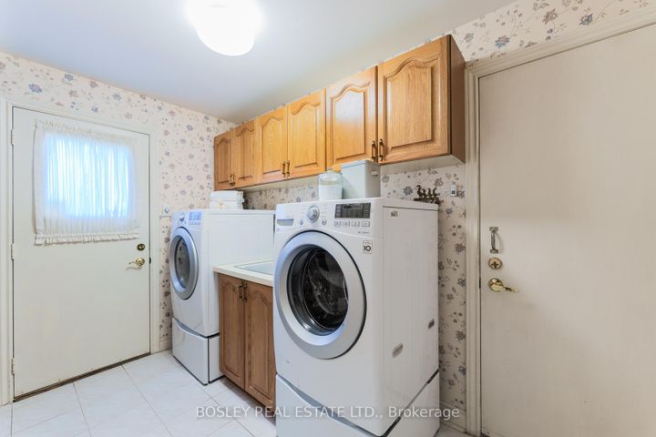 Photo 17 at 8 Roverdale Court, Unionville, Markham