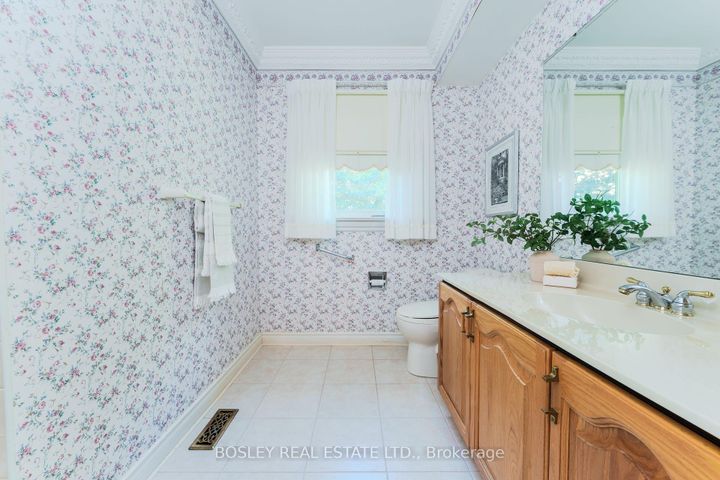 Photo 22 at 8 Roverdale Court, Unionville, Markham