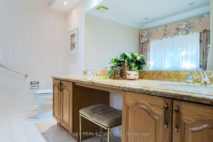 Photo 25 at 8 Roverdale Court, Unionville, Markham