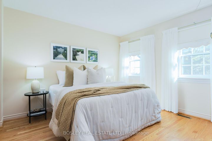Photo 28 at 8 Roverdale Court, Unionville, Markham
